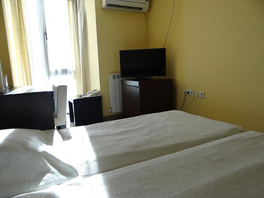 Hotel елица